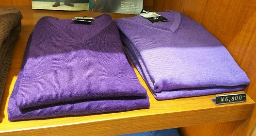 パープルのTシャツ3