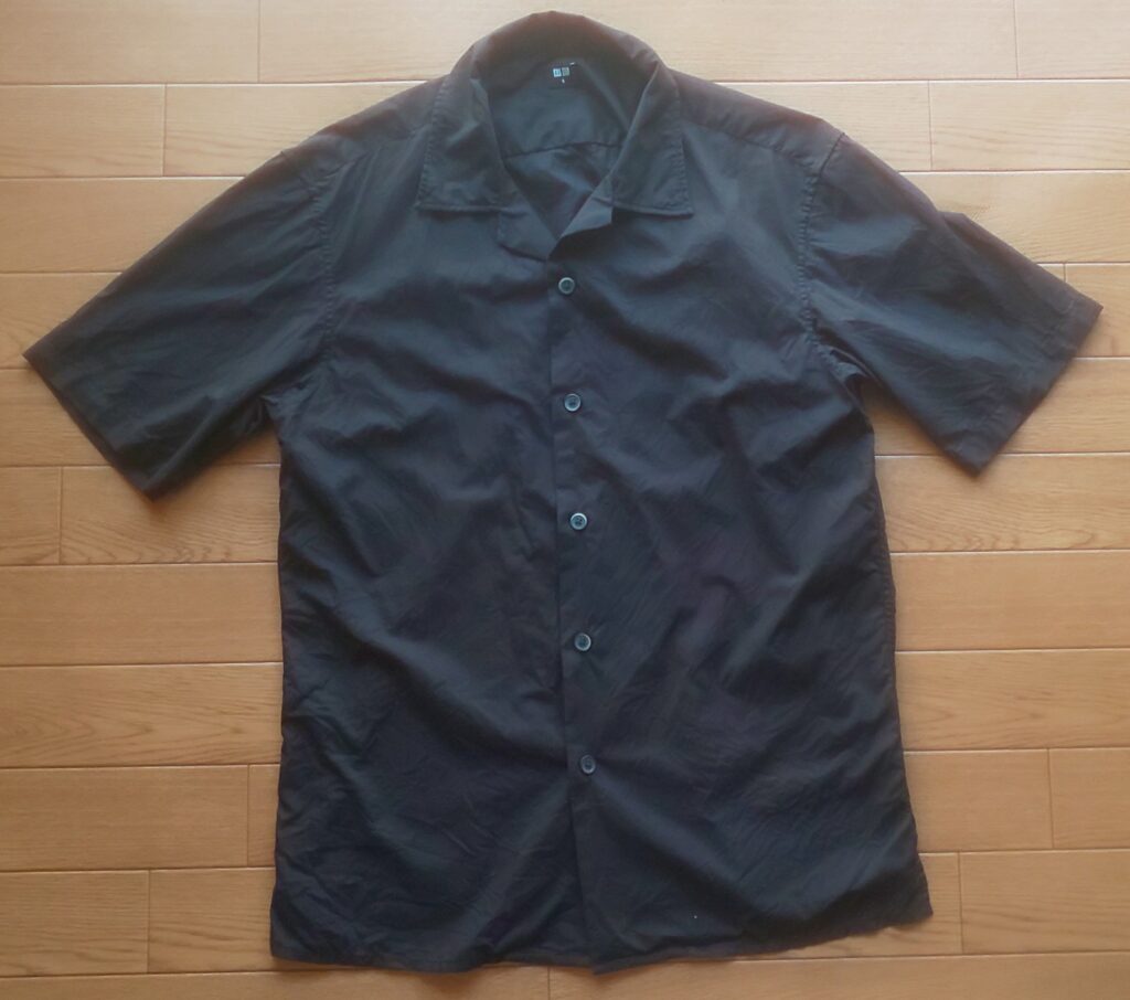 ユニクロ オープンカラーシャツ（半袖）ブラック 1,990円
