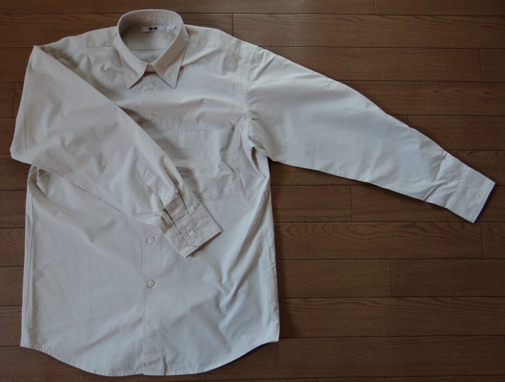 ユニクロU ブロード レギュラーカラーシャツ（長袖）OFF WHITE