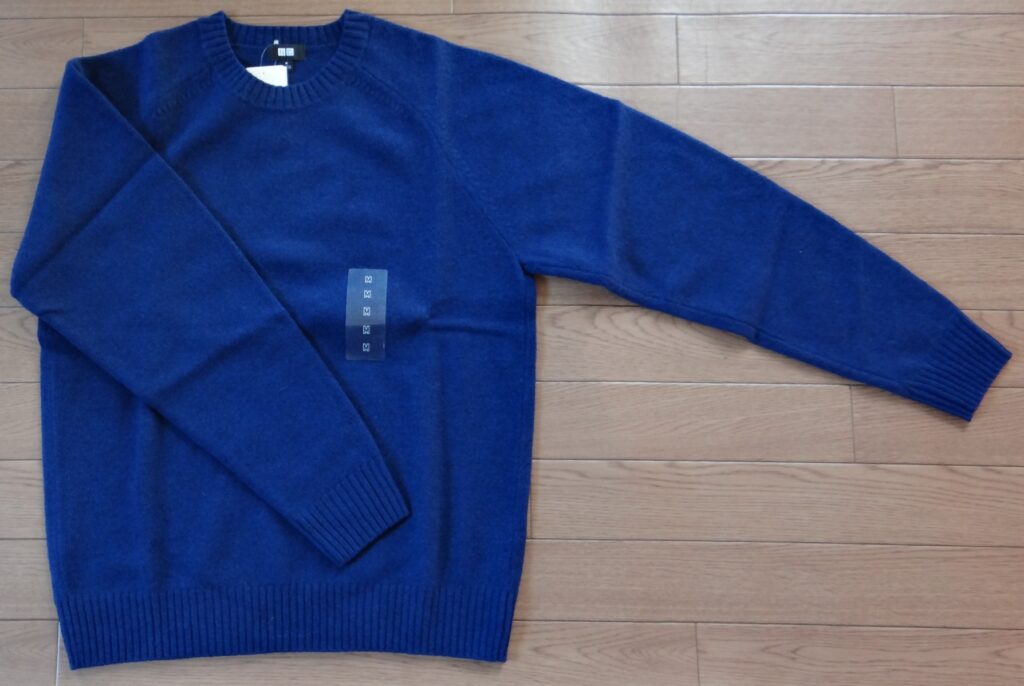 ユニクロ プレミアムラムクルーネックセーター（長袖）BLUE